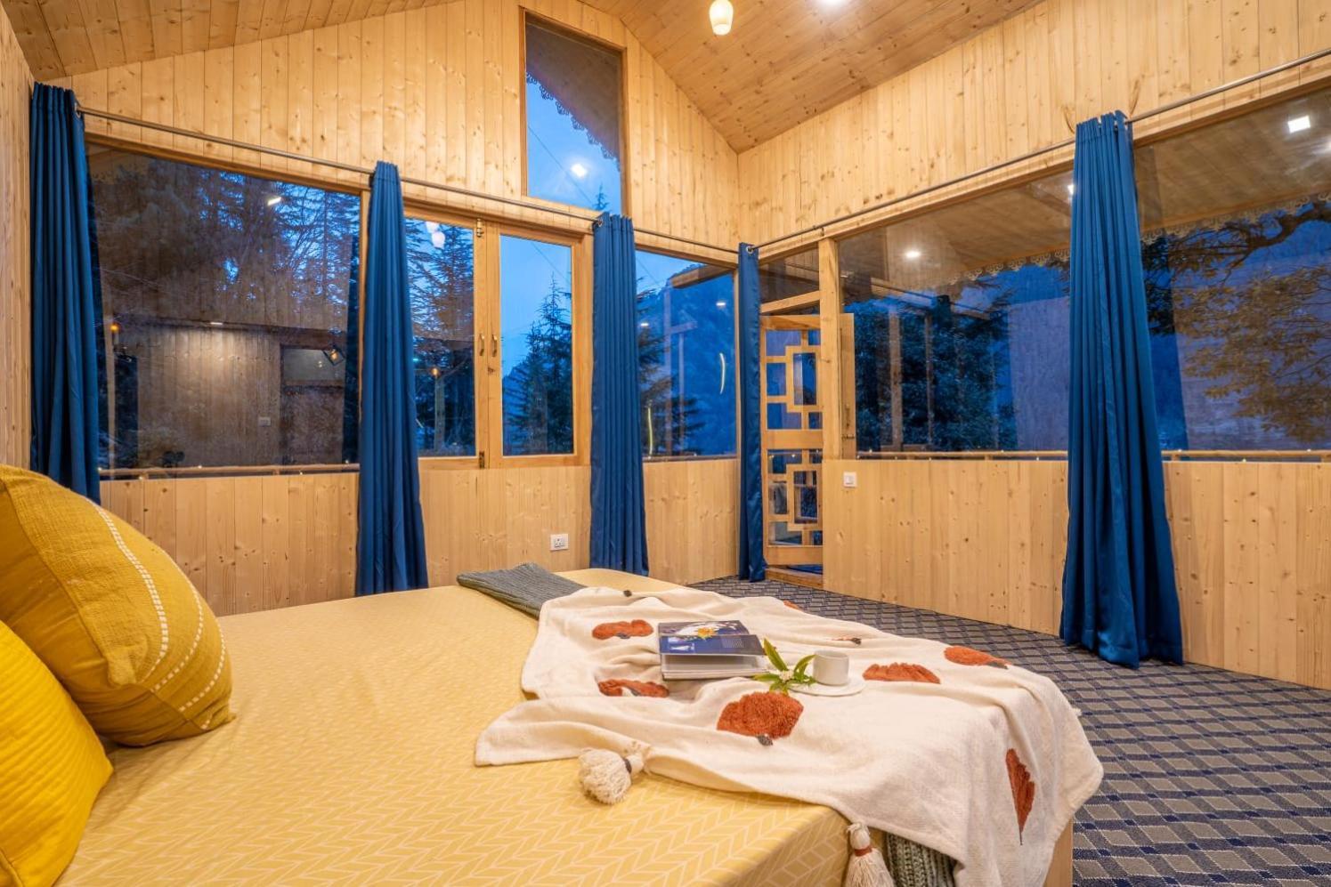 Into The Woods Treehouse Jibhi Villa Kültér fotó